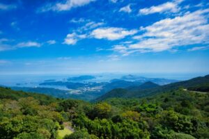 展望台から望む九十九島と青い海